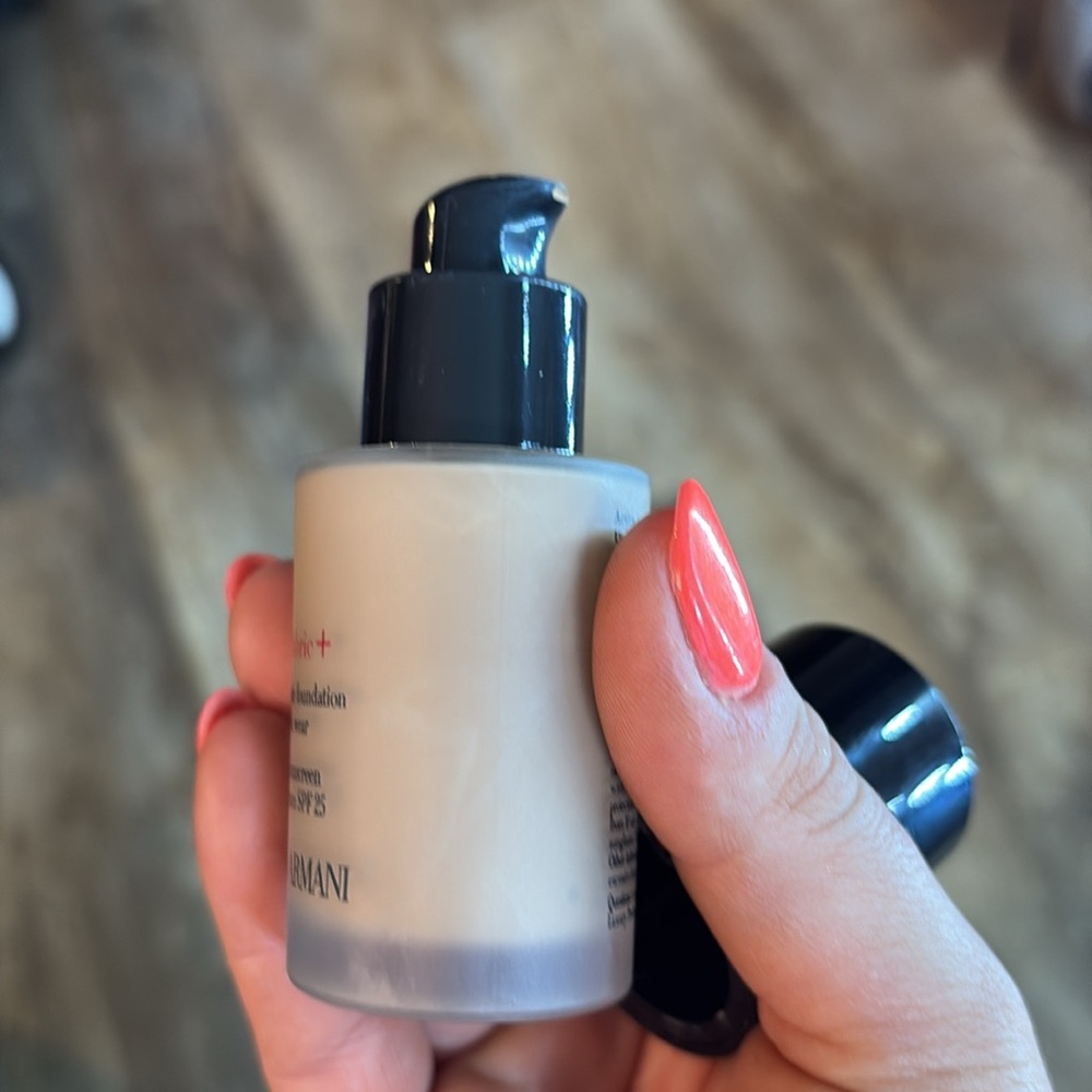 Giorgio Armani Power Fabric+ Foundation - Cream #6 - Picture 2 of 3